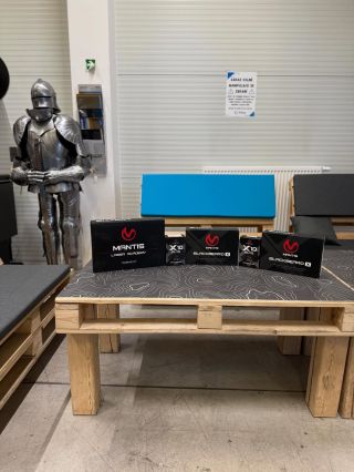 Skvělá zpráva. Od dnešního dne Mantis k dostání i k vyzkoušení v @guncentrum Hradec Králové 😃